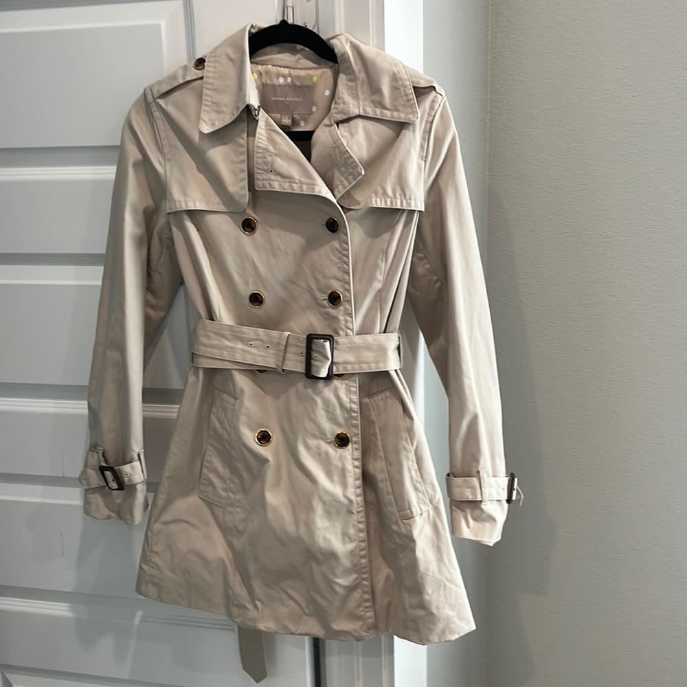 Banana Republic trench coat tan